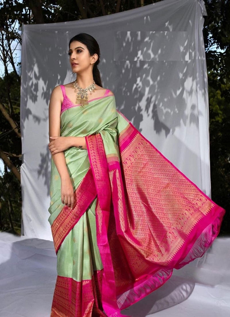 D225 Heavy Designer Wedding Sarees Catalog